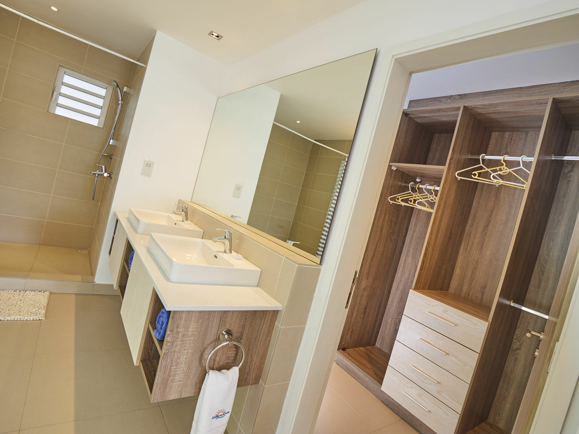 Le Beachclub 3* Pereybere Beach