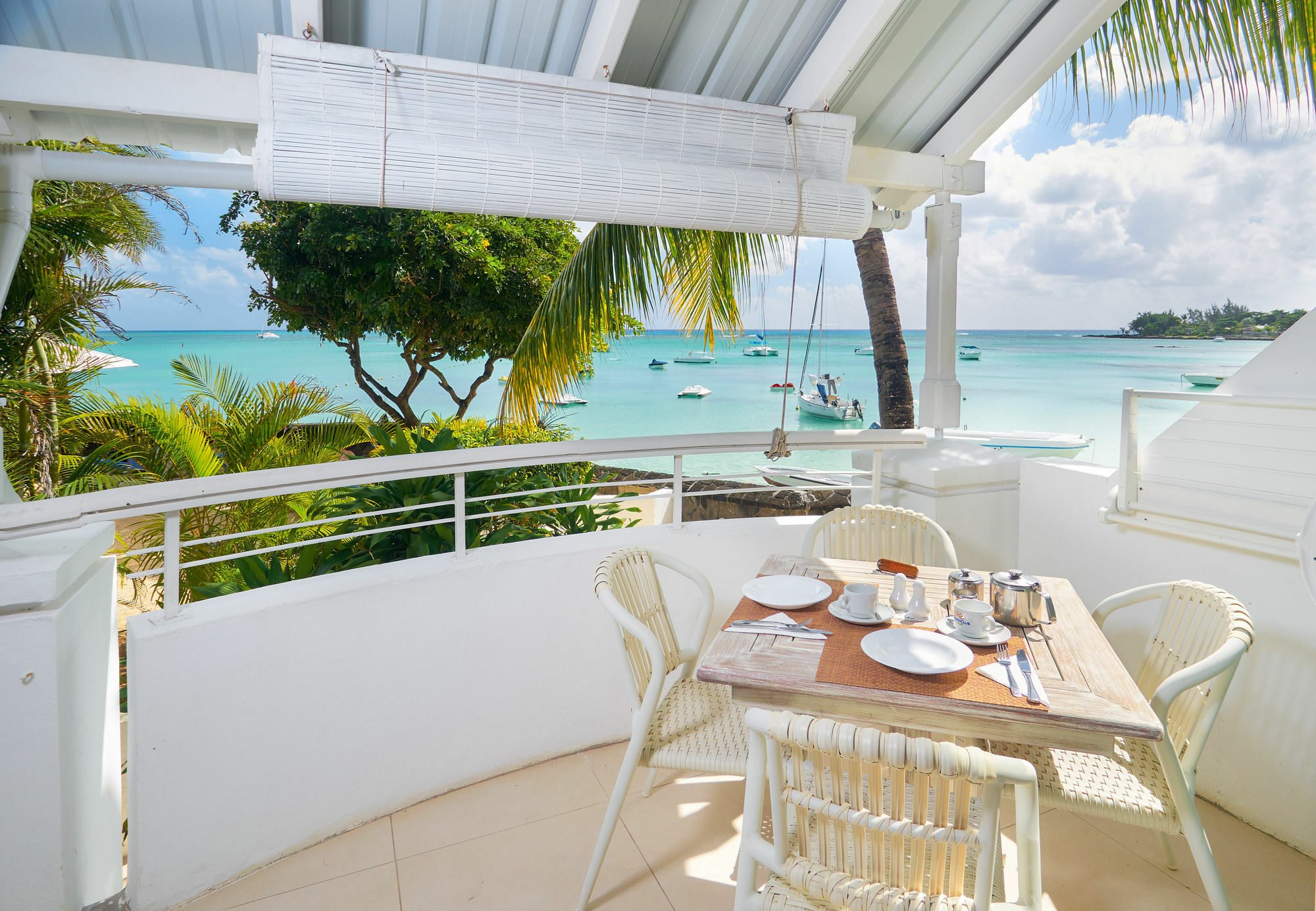 Le Beachclub 3* Pereybere Beach